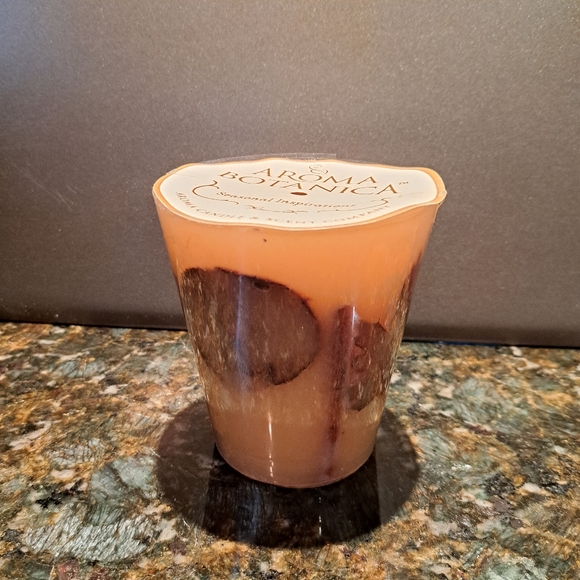Aroma Botanica candle apple cider scent - Picture 3 of 5